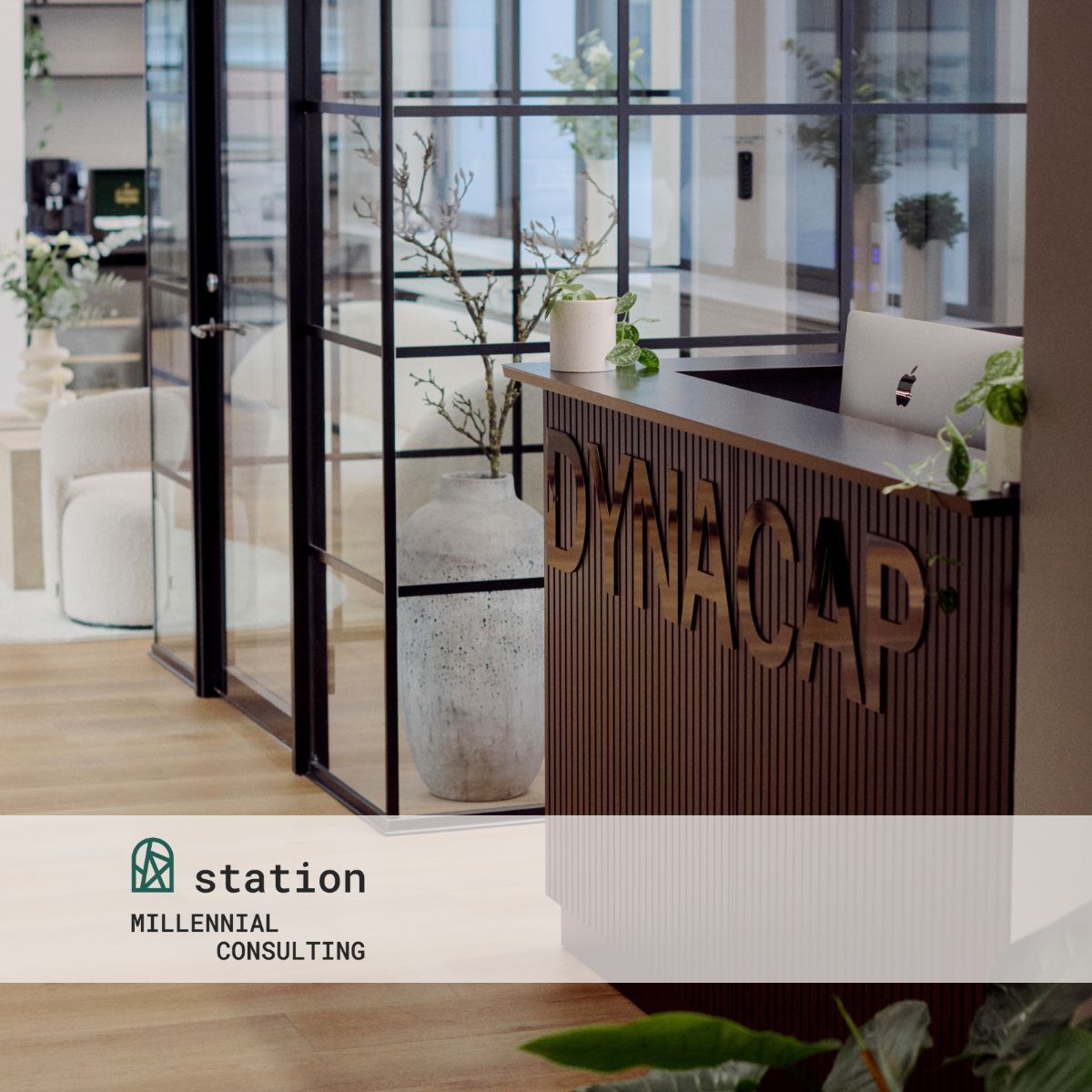 Millennial consulting post billede